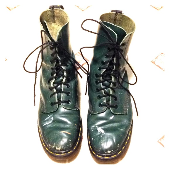 Dr. Martens Shoes - 9 Green Doc Martens Air Wair Dr. Leather Boots